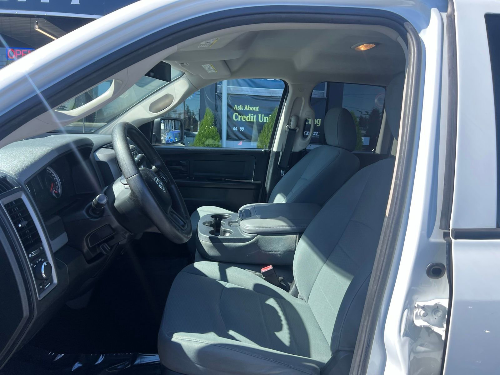 Used 2015 RAM 1500 ST w/ SXT Appearance Group AWD/4WD image 14