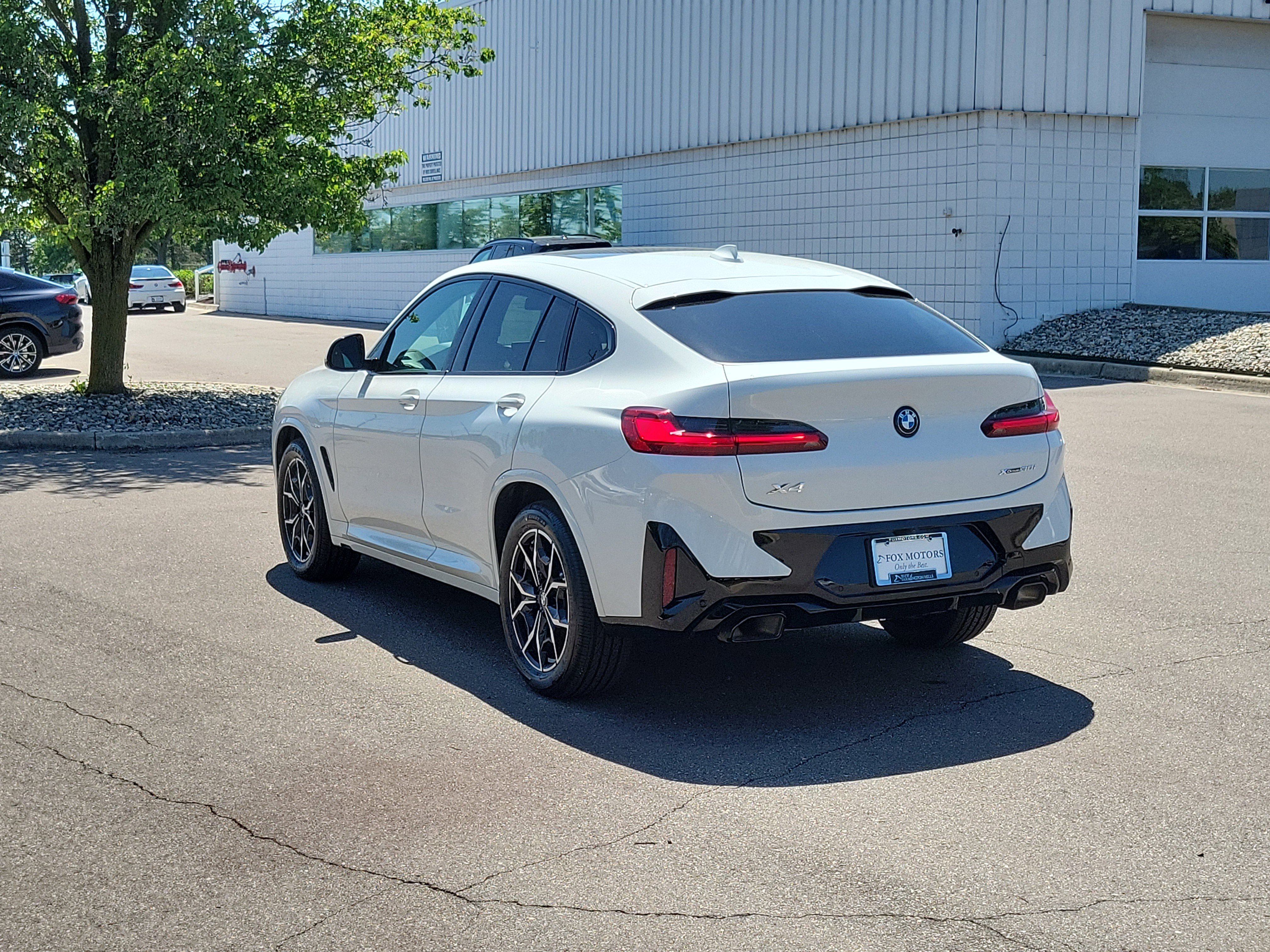 Certified 2024 BMW X4 xDrive30i w/ M Sport Package AWD/4WD image 6