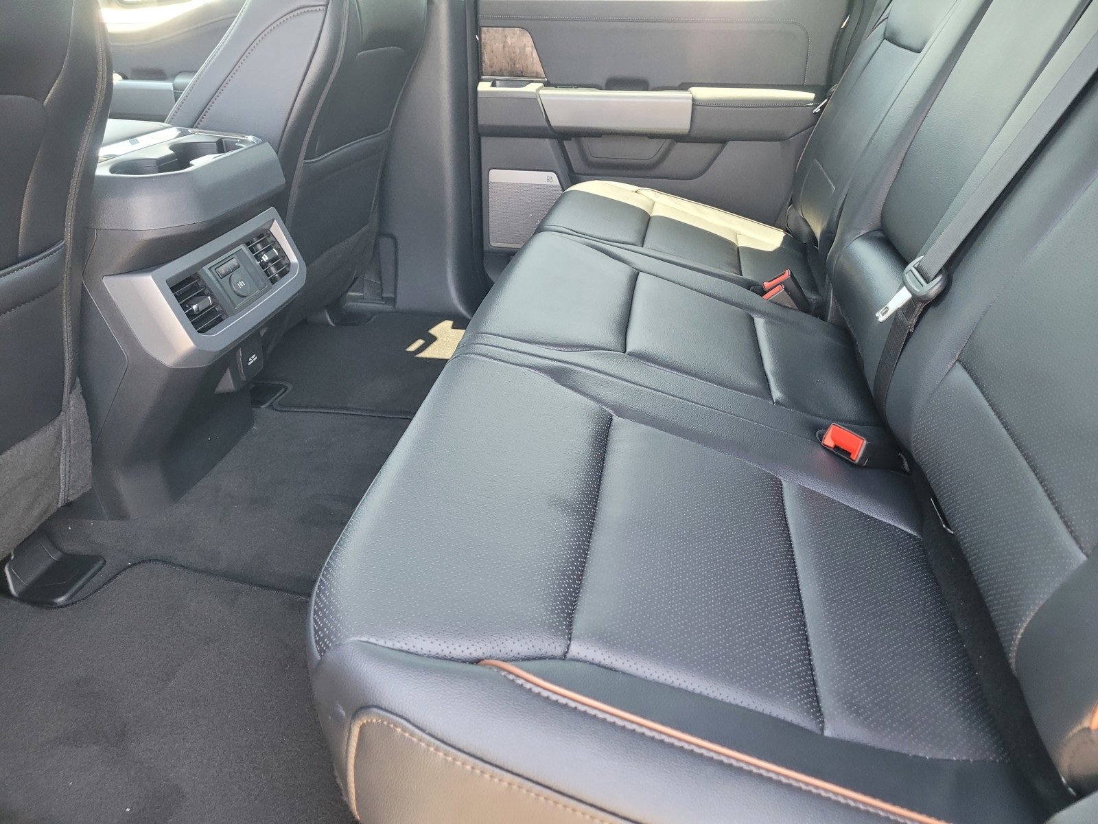 New 2025 Ford F250 Lariat w/ Lariat Ultimate Package image 7