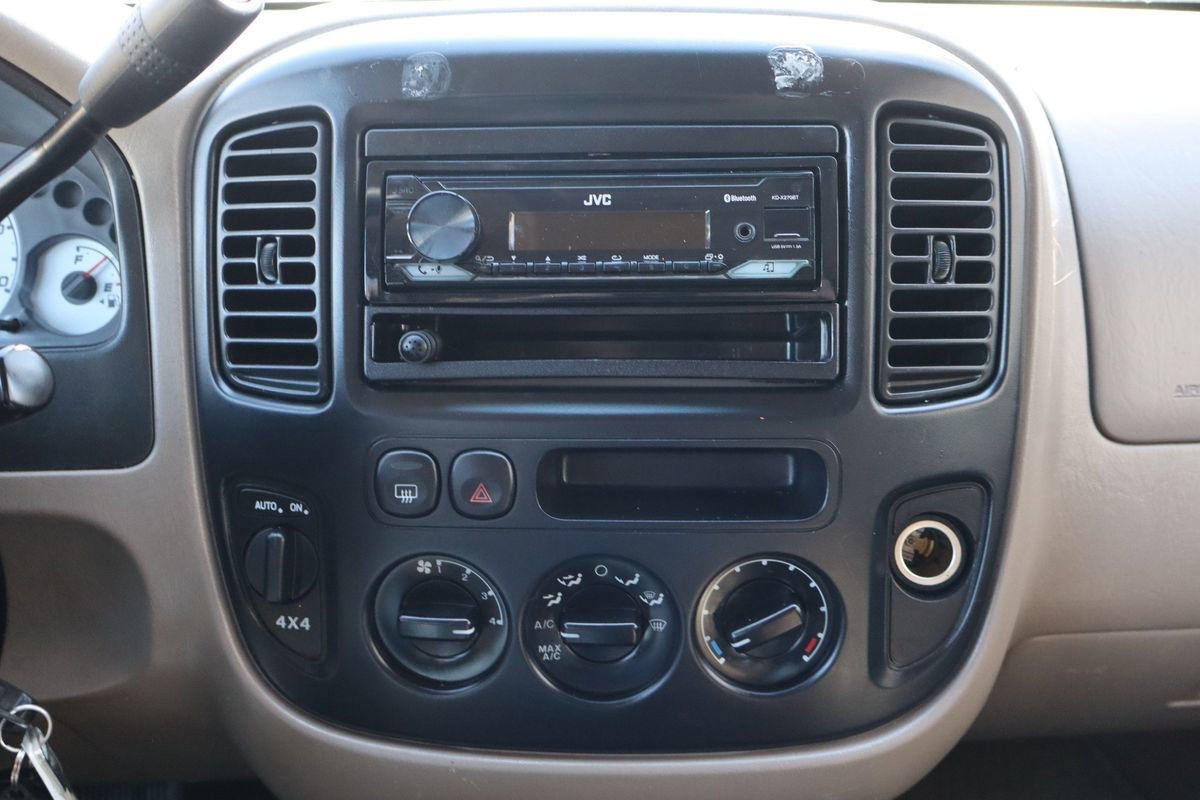 Used 2001 Ford Escape XLT image 32