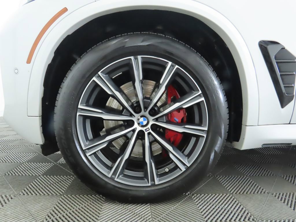 Used 2024 BMW X5 xDrive40i w/ Executive Package image 31