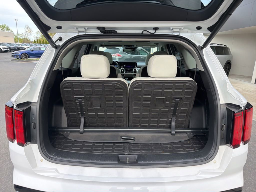 Certified 2023 Kia Sorento SX AWD/4WD image 17