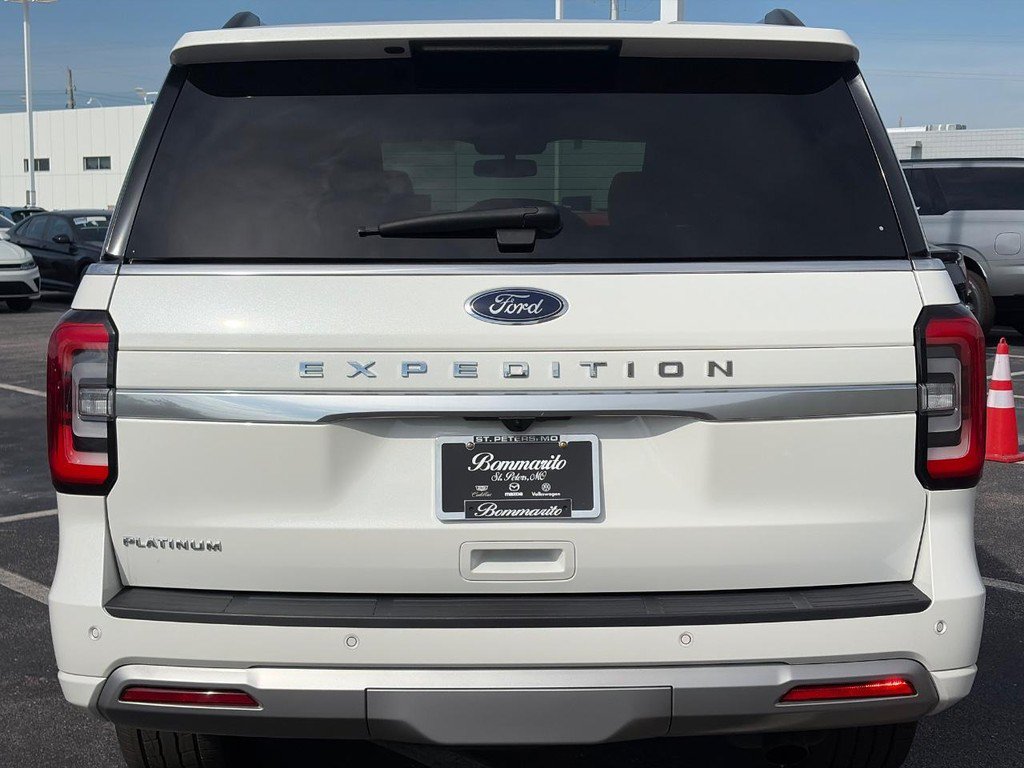 Used 2024 Ford Expedition Platinum AWD/4WD image 6