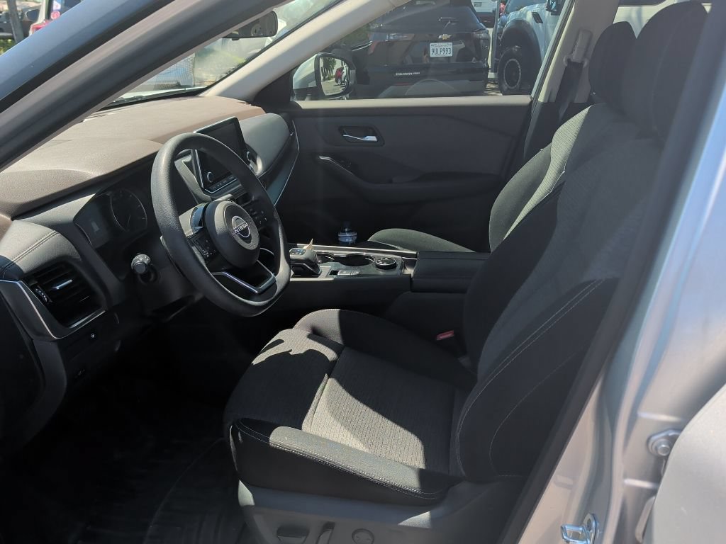 Used 2022 Nissan Rogue SV AWD/4WD image 5