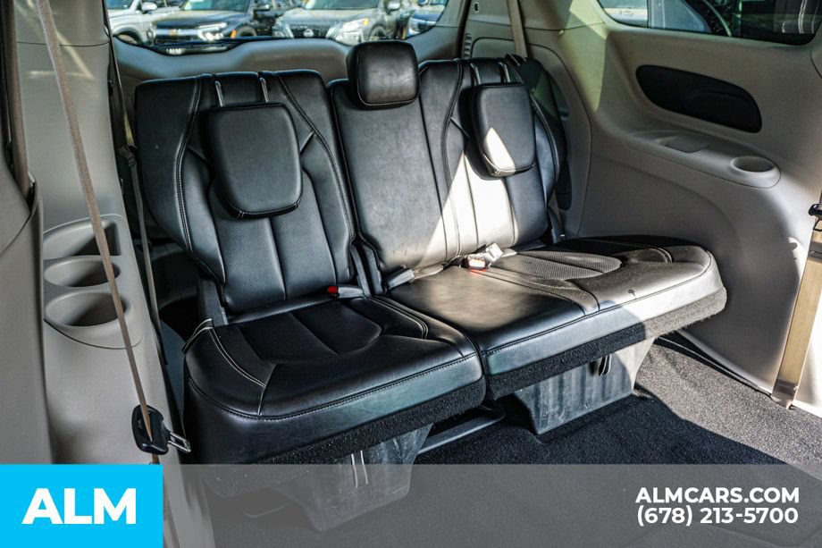 Used 2024 Chrysler Pacifica Touring-L FWD image 22