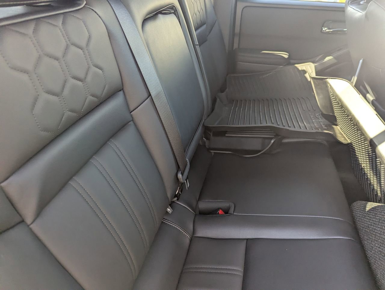 Certified 2022 Nissan Frontier PRO-4X w/ Pro-4X Premium Package AWD/4WD image 15