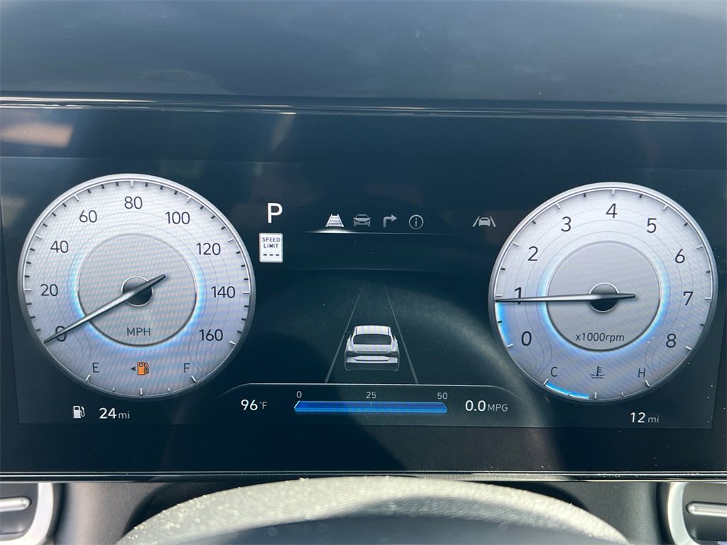 Used 2025 Hyundai Elantra Limited image 26