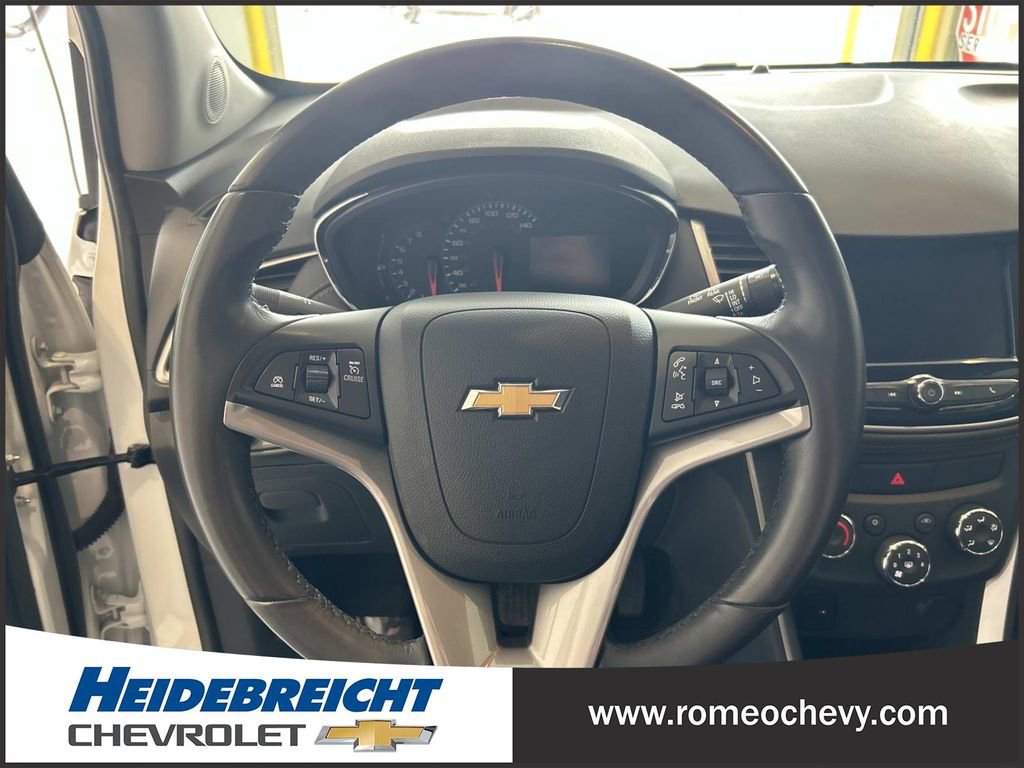 Certified 2022 Chevrolet Trax LT w/ LT Convenience Package AWD/4WD image 18