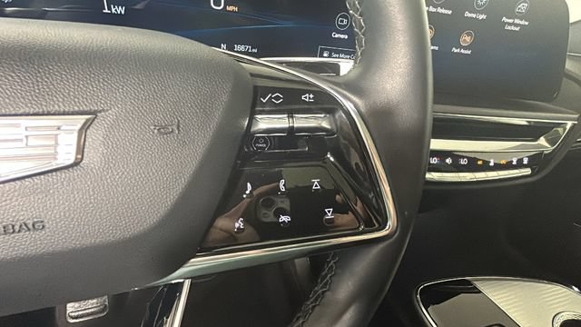 Used 2024 Cadillac Lyriq Tech AWD/4WD image 16