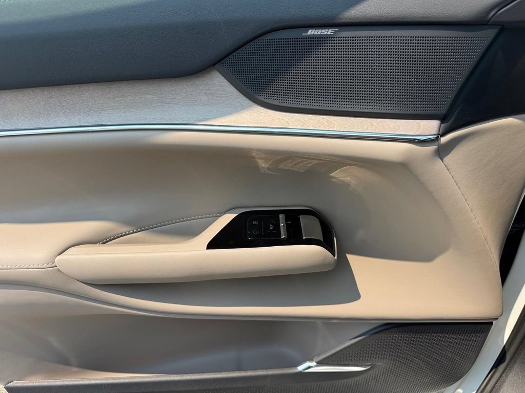 New 2025 Volvo EX90 Plus AWD/4WD image 14