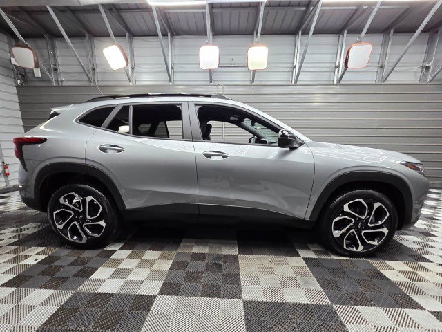 Used 2025 Chevrolet Trax RS w/ Driver Confidence Package FWD image 10