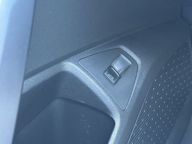Used 2025 Volkswagen Jetta SE FWD image 27