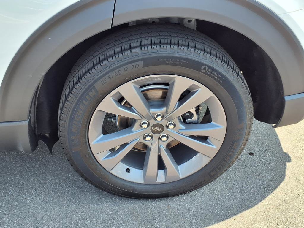 Certified 2023 Ford Explorer XLT w/ Equipment Group 202A image 29