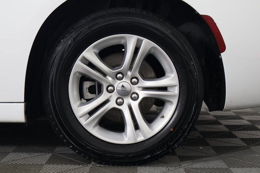 Used 2022 Dodge Charger SXT w/ Leather Interior Group image 16