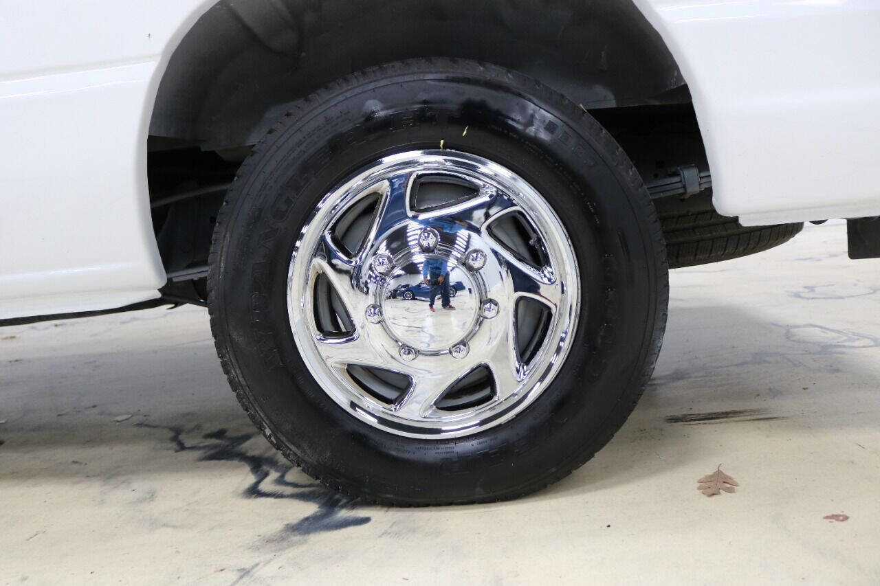 Used 2014 Ford E-150 and Econoline 150 w/ Power Group image 17