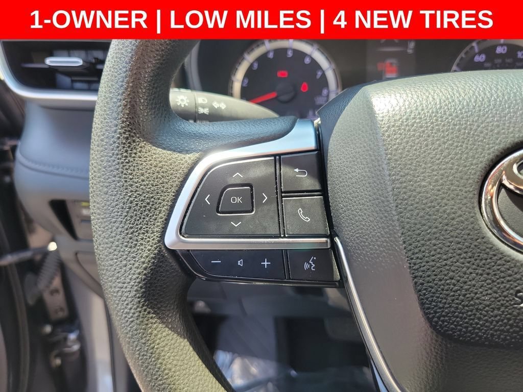 Used 2021 Toyota Highlander L FWD image 25