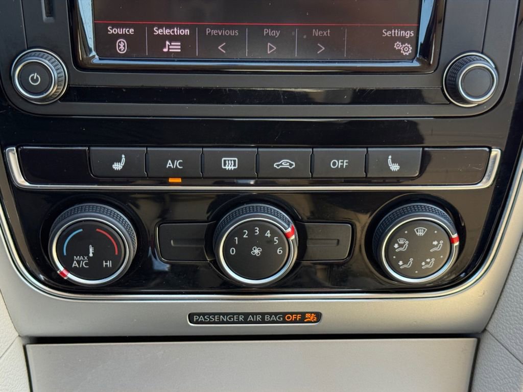 Used 2019 Volkswagen Passat 2.0T Wolfsburg FWD image 16
