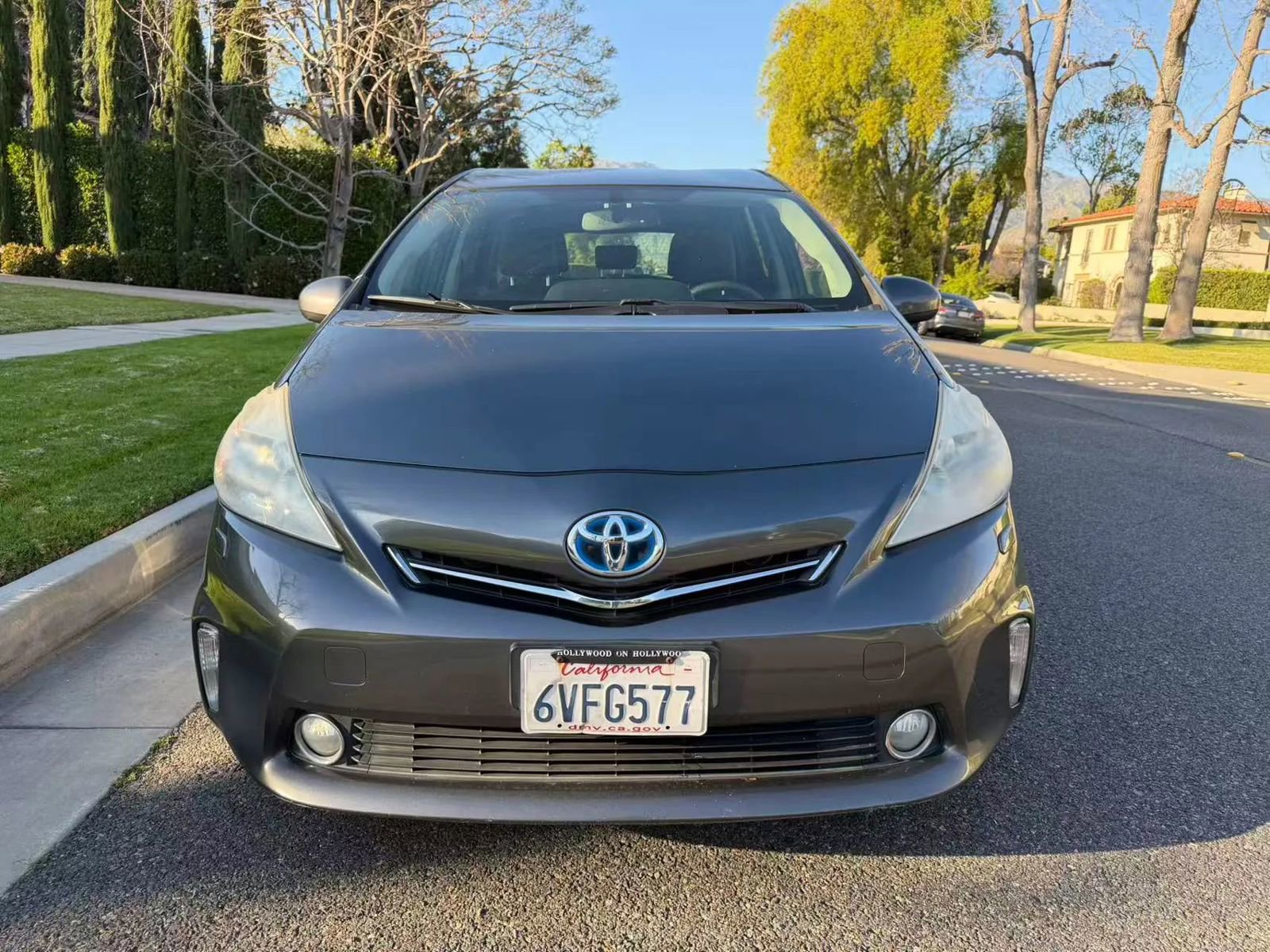 Used 2012 Toyota Prius V Five image 2