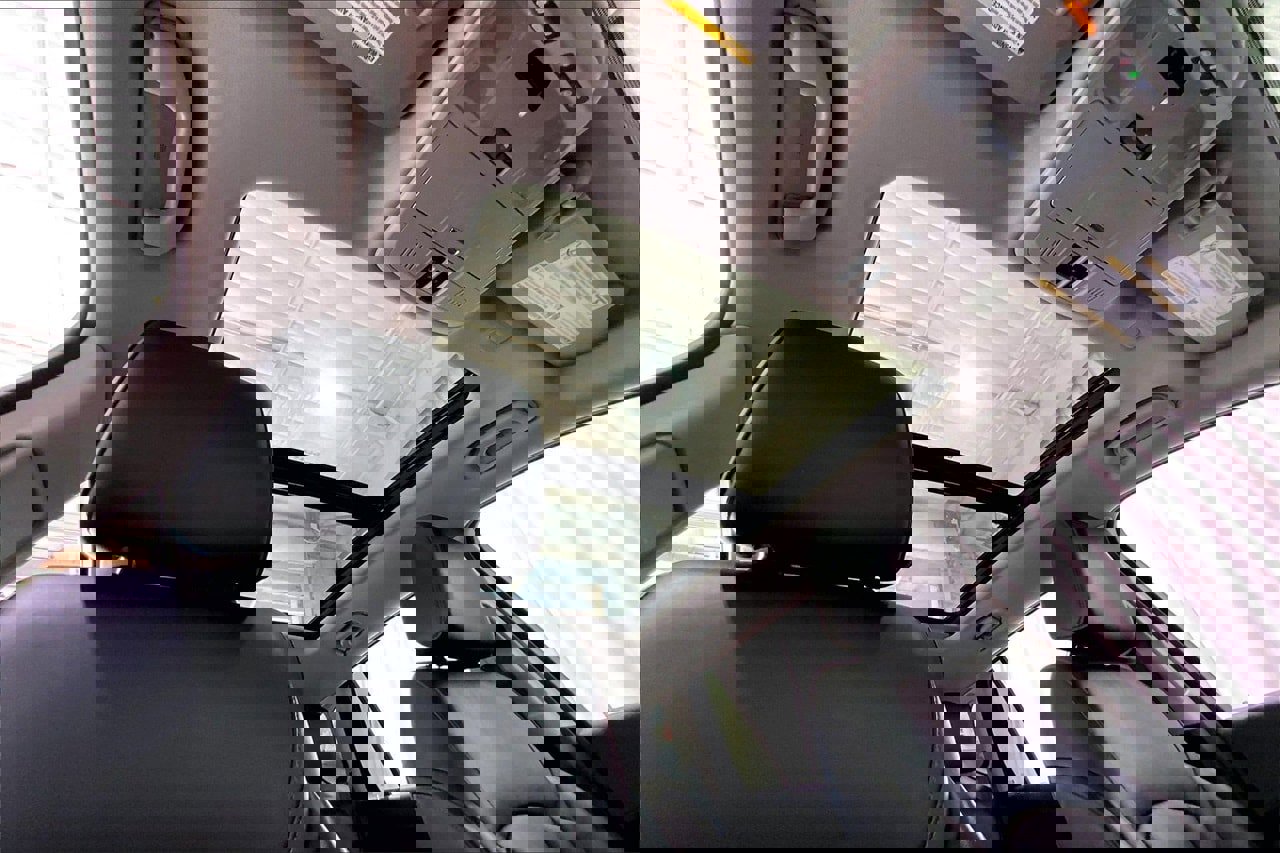 Used 2020 Buick Envision Essence w/ Experience Buick Package image 27