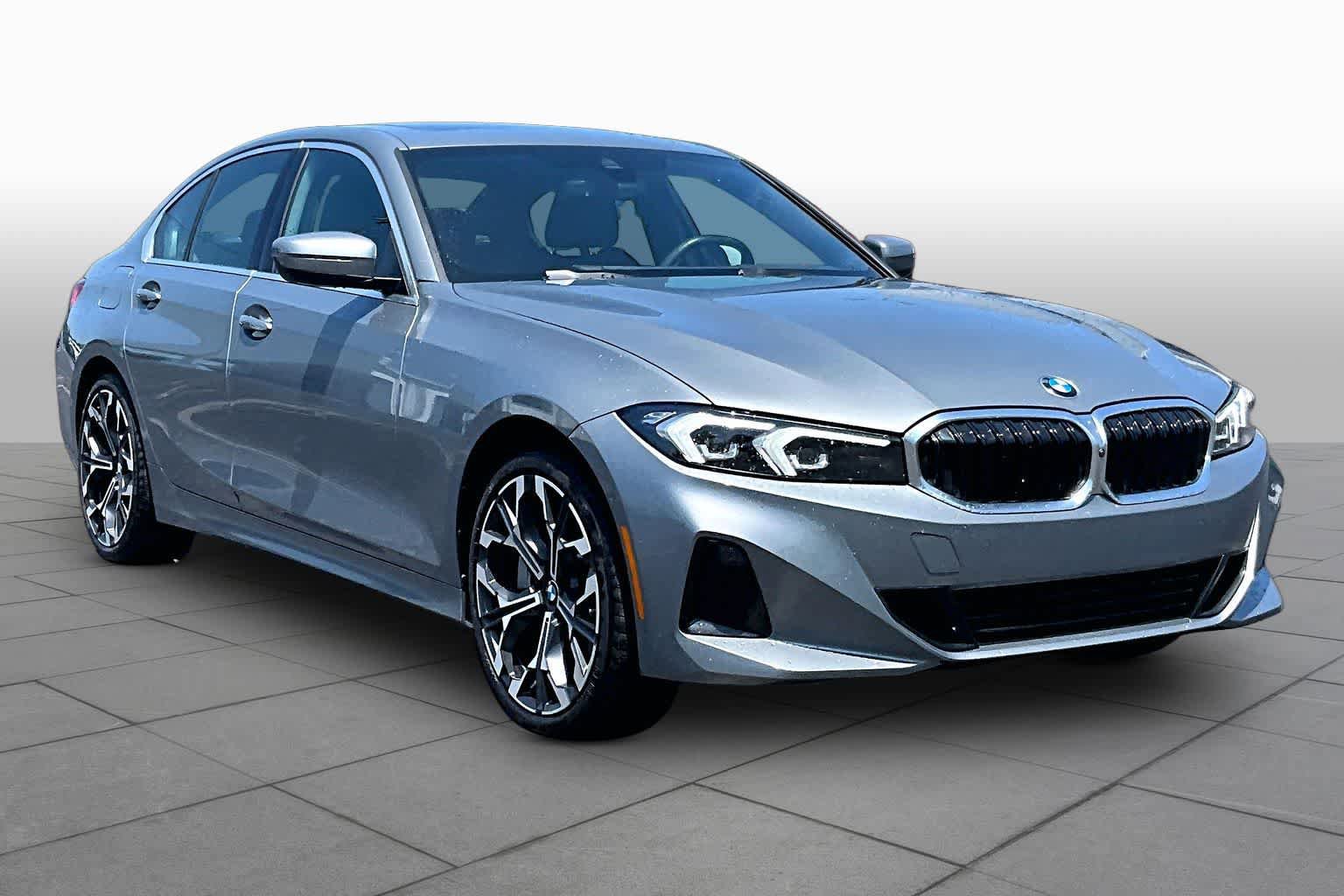 Certified 2025 BMW 330i Sedan RWD image 2