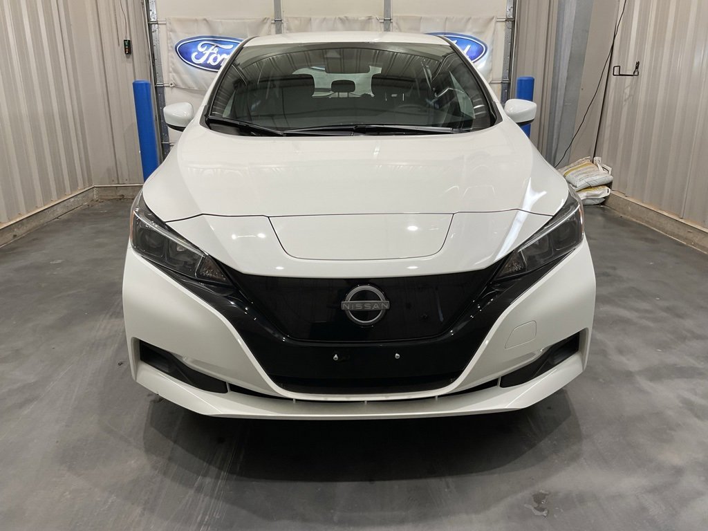 Used 2025 Nissan Leaf S image 2