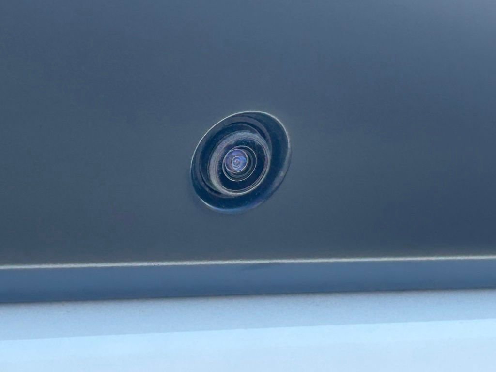 Used 2015 Dodge Challenger SRT image 23