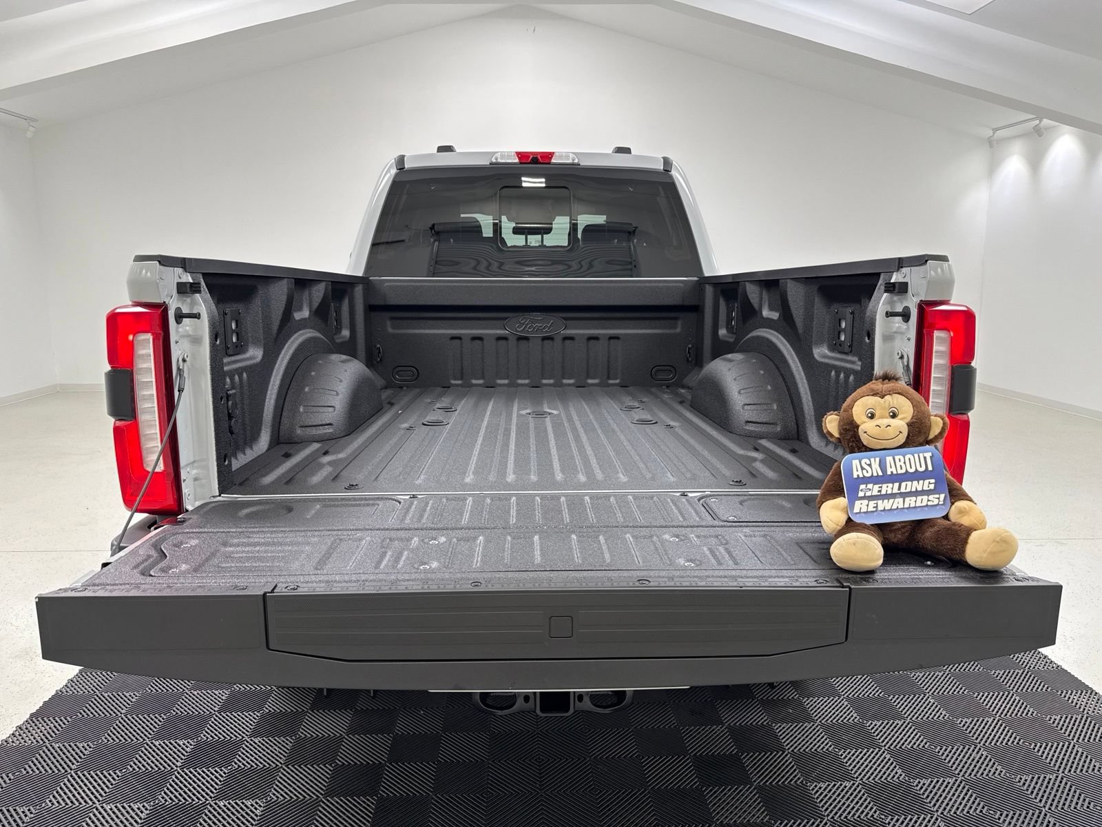 New 2026 Ford F350 Lariat w/ Lariat Ultimate Package AWD/4WD image 8