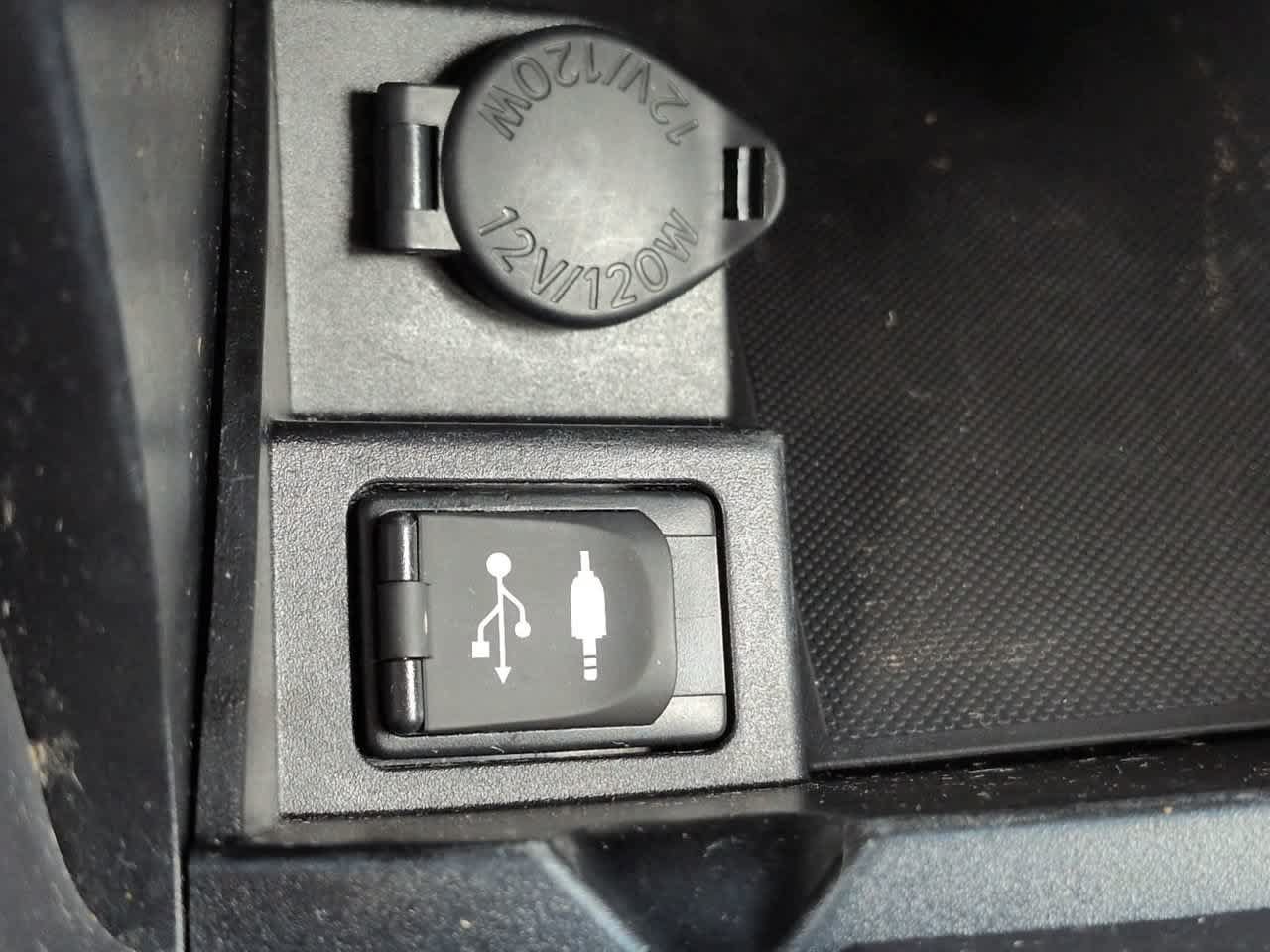 Used 2015 Toyota Camry XSE FWD image 20