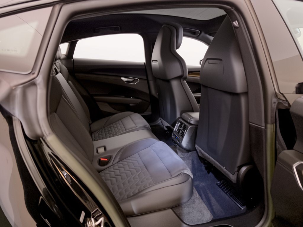 Certified 2023 Audi e-tron GT Premium Plus AWD/4WD image 29