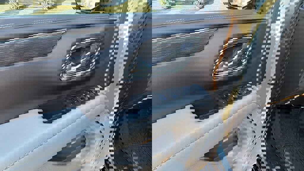 Certified 2024 Chevrolet Tahoe LT w/ LT Signature Plus Package image 12