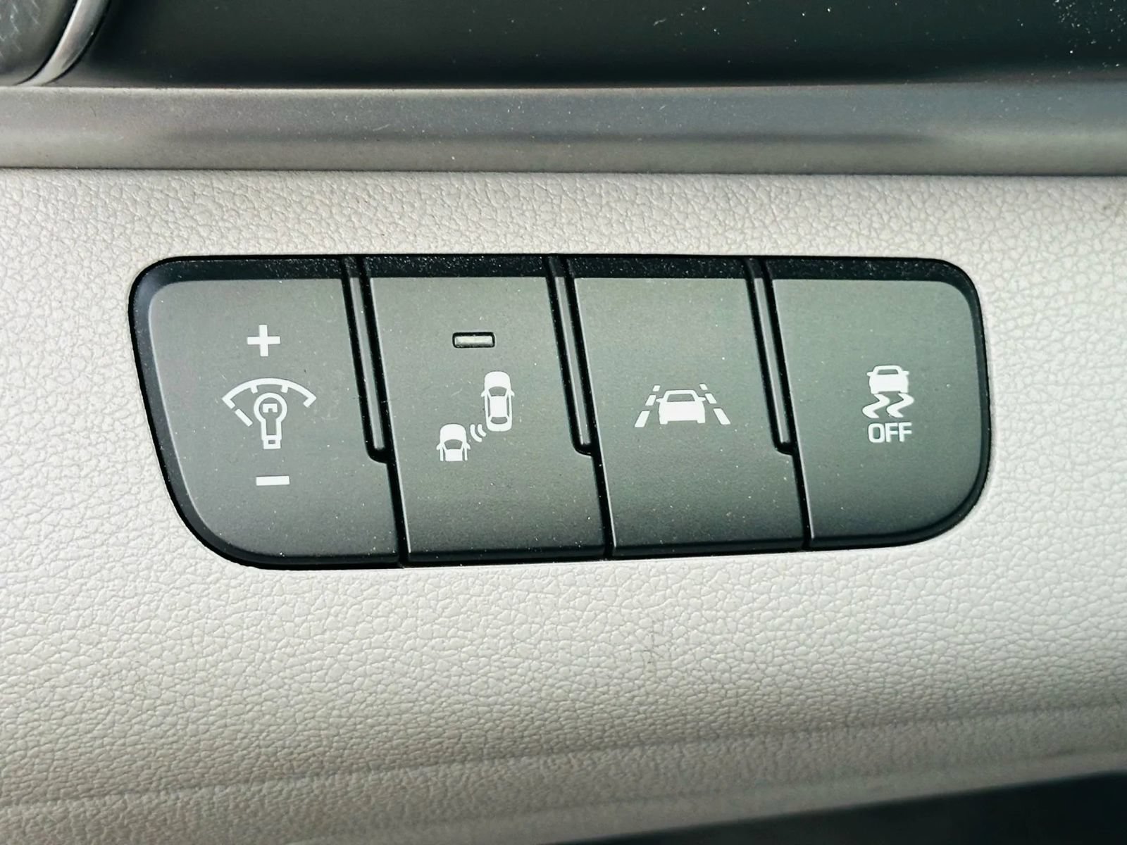 Used 2019 Hyundai Elantra SEL FWD image 9