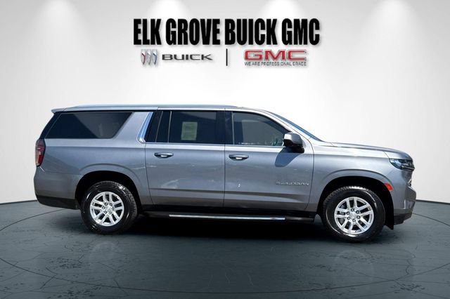 Used 2022 Chevrolet Suburban LT AWD/4WD image 3