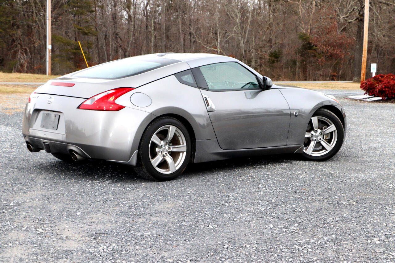 Used 2010 Nissan 370Z Touring image 3
