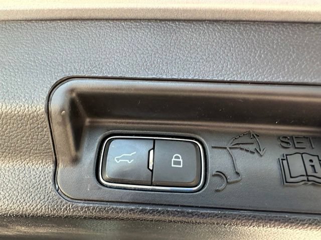 Used 2020 Ford Explorer XLT w/ Equipment Group 202A AWD/4WD image 20