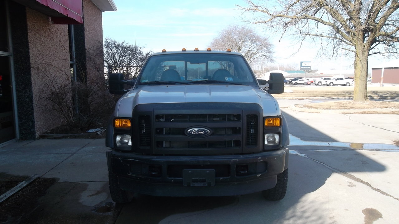 Used 2010 Ford F550 2WD Regular Cab Super Duty image 4