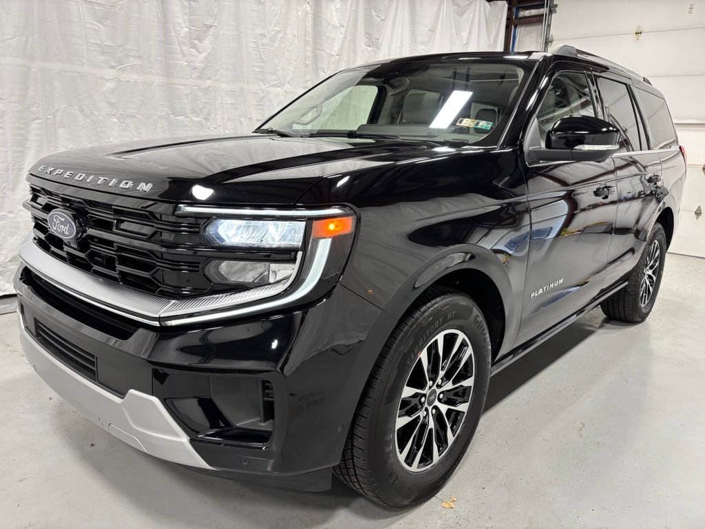 Used 2025 Ford Expedition Platinum AWD/4WD image 3