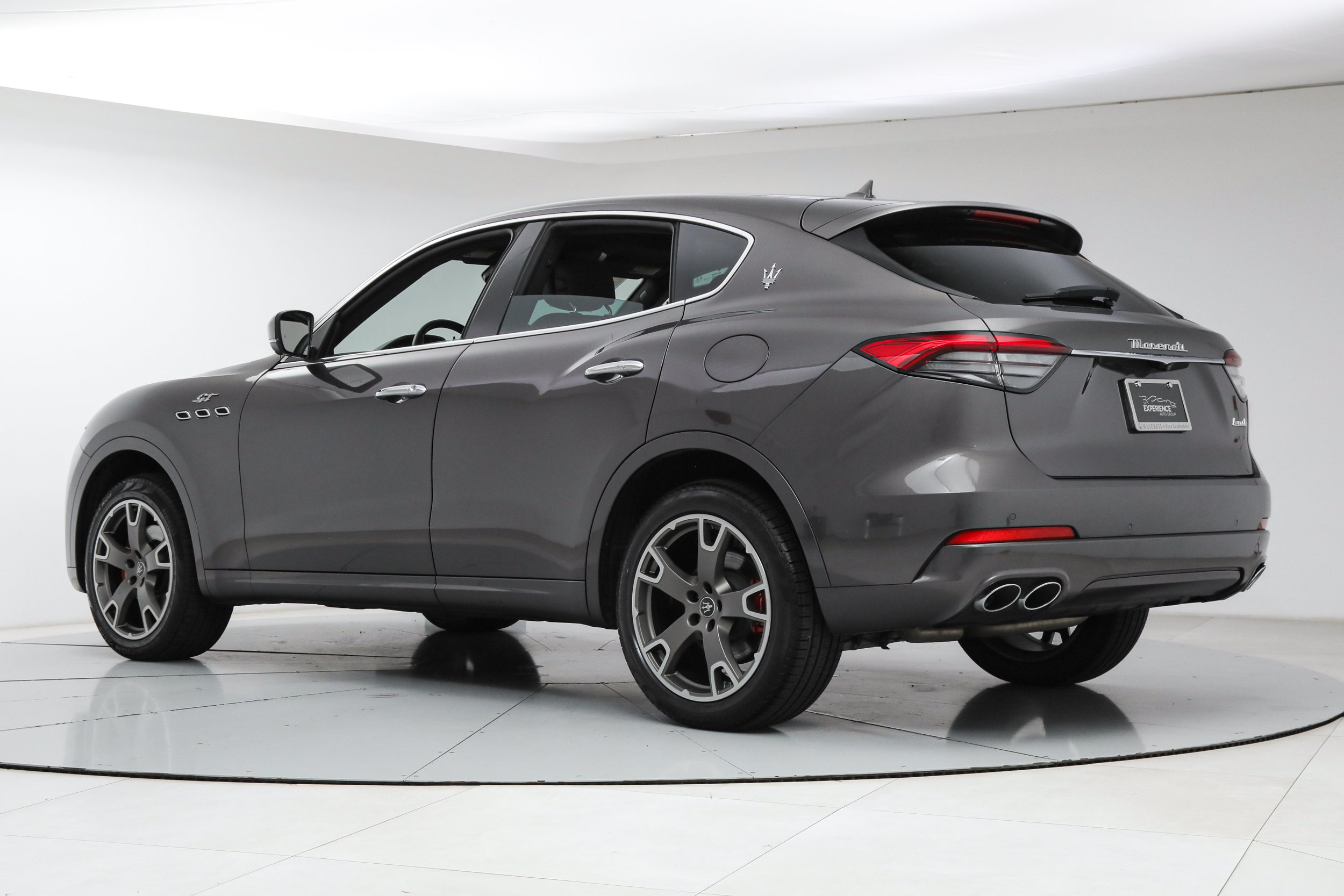 Certified 2023 Maserati Levante GT AWD/4WD image 3