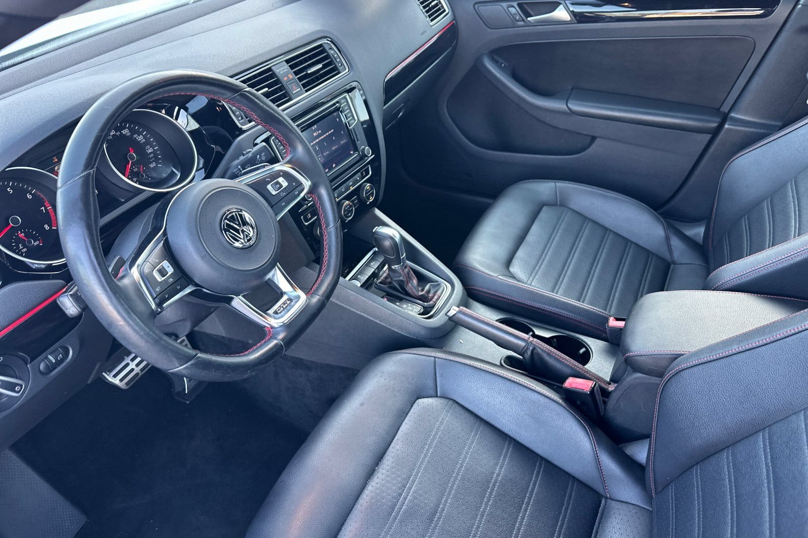 Used 2017 Volkswagen Jetta GLI FWD image 9
