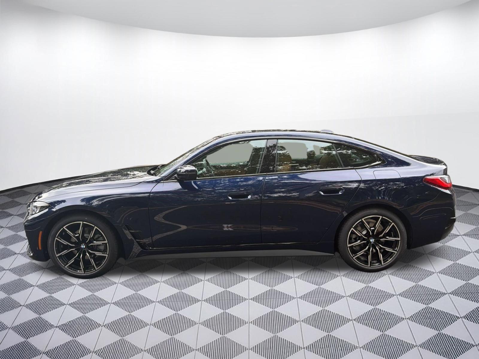 New 2026 BMW 430i xDrive w/ M Sport Package AWD/4WD image 2
