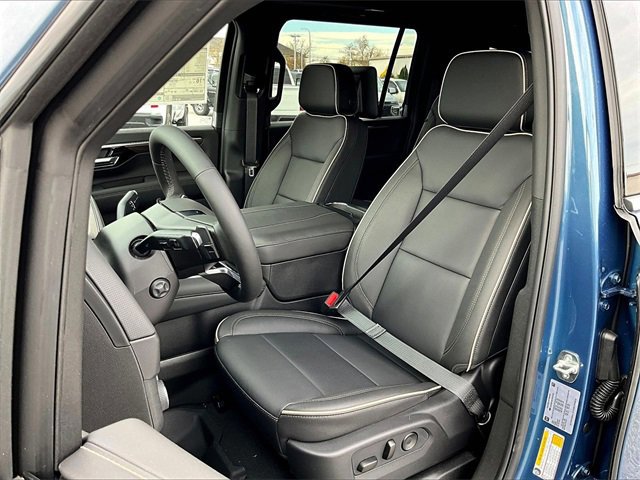 New 2026 Chevrolet Suburban Premier image 9