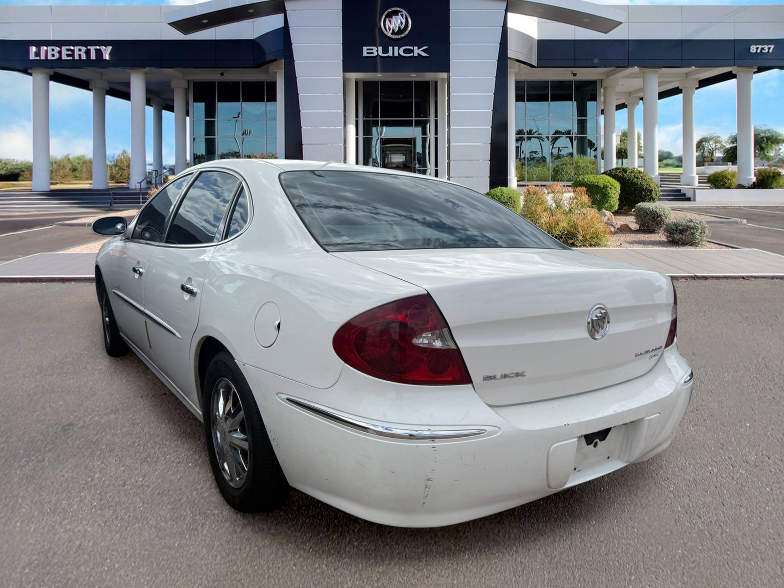 Used 2005 Buick LaCrosse CXL w/ Chrome Appearance Package FWD image 3