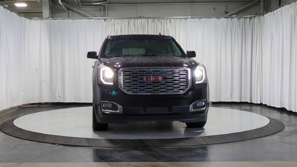 Used 2019 GMC Yukon Denali w/ Denali Ultimate Package AWD/4WD image 3
