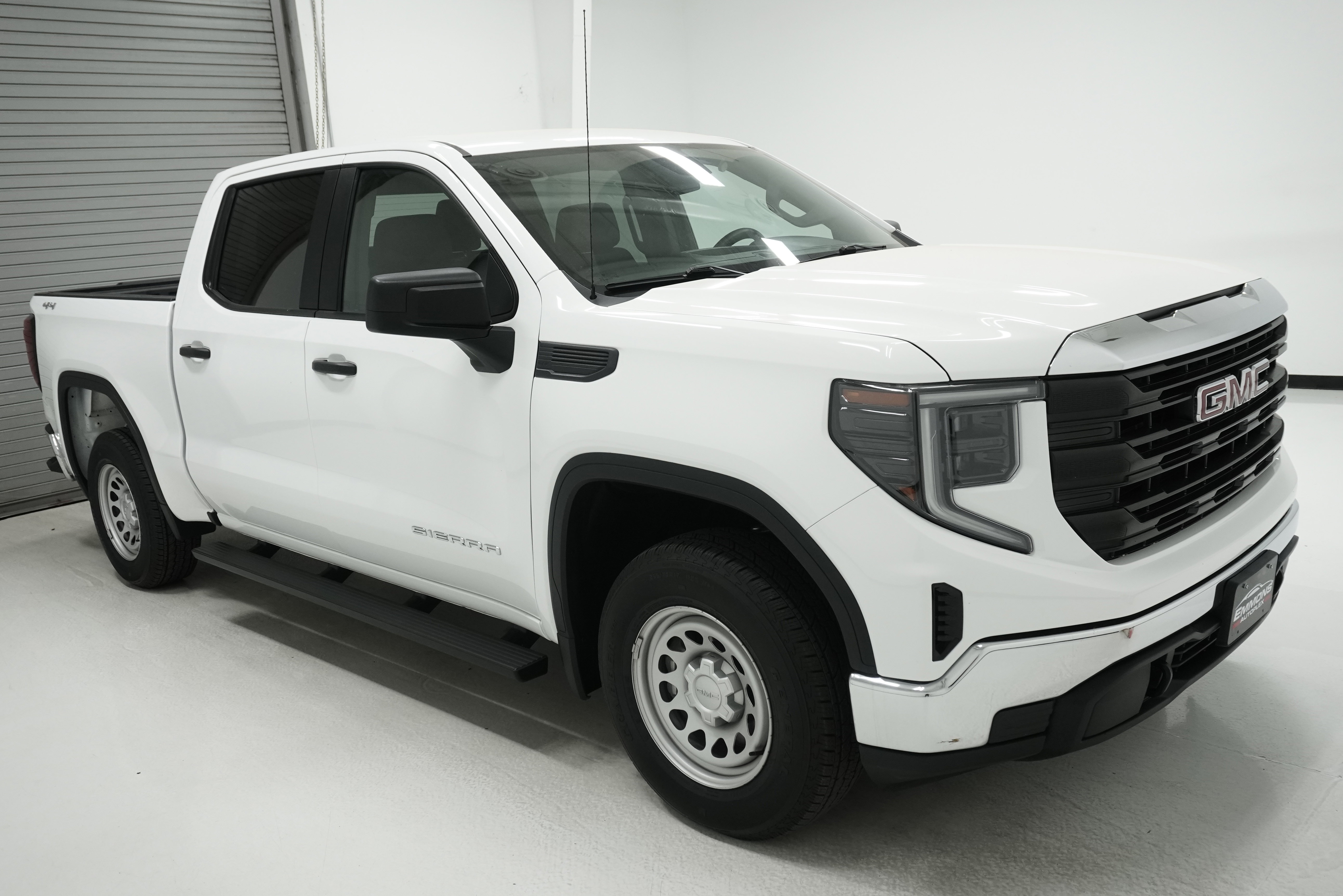 Used 2023 GMC Sierra 1500 Pro w/ Convenience Package AWD/4WD image 3