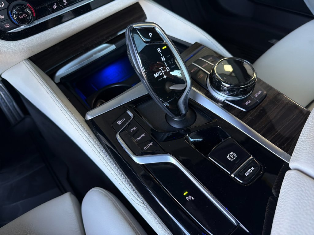 Used 2021 BMW 540i w/ Executive Package RWD image 21