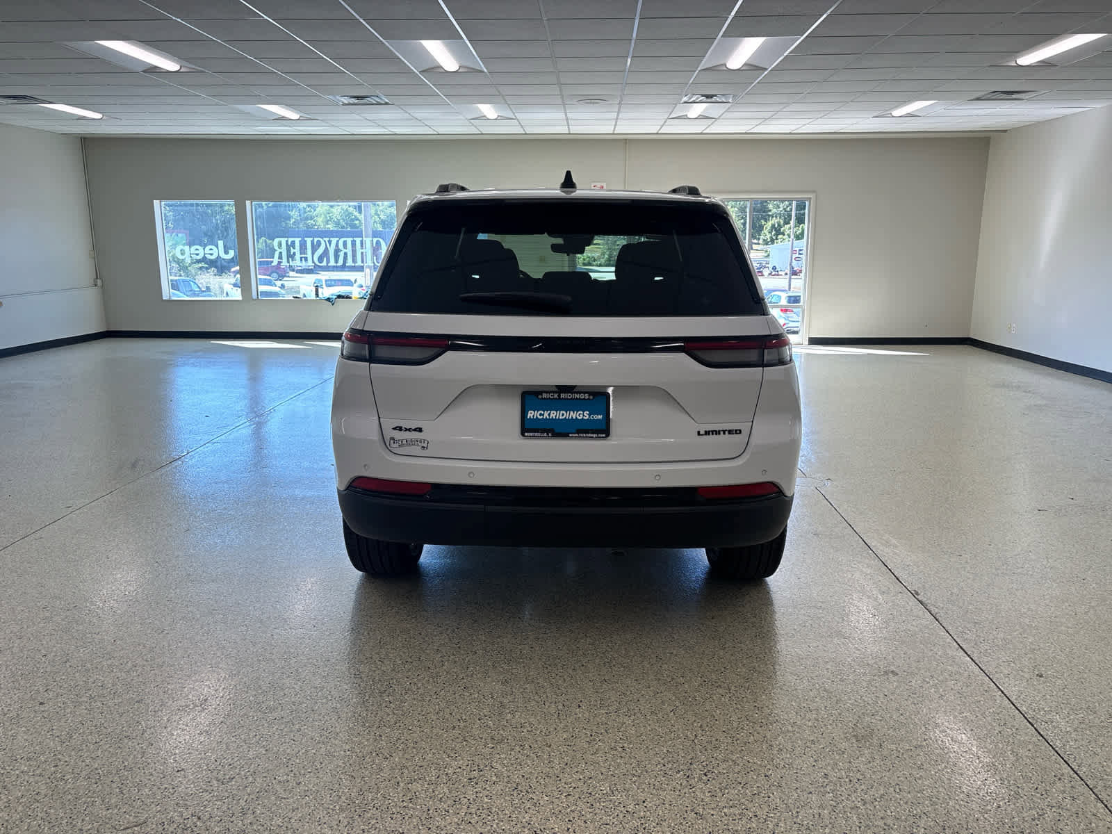 New 2025 Jeep Grand Cherokee Limited w/ Black Appearance Package image 5