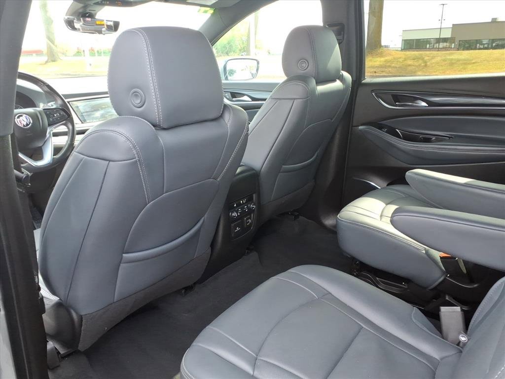 Used 2024 Buick Enclave Premium image 27