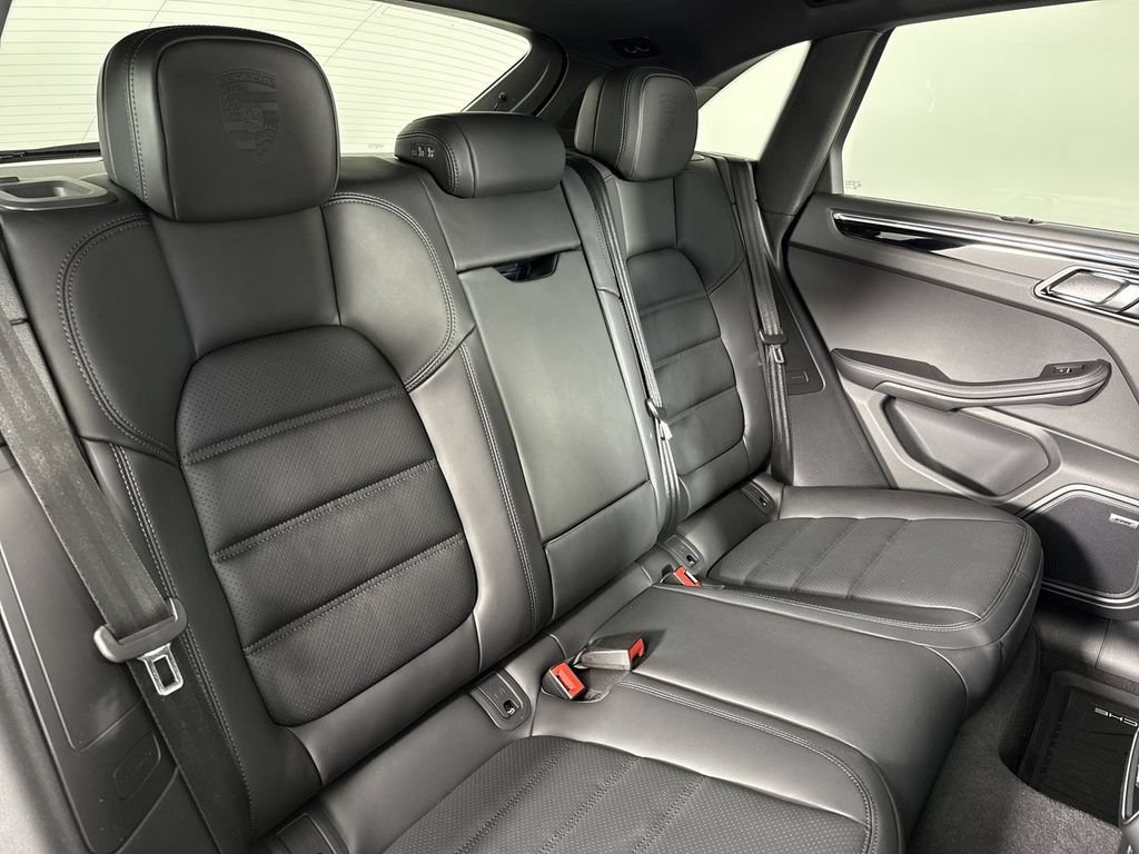 New 2026 Porsche Macan AWD/4WD image 23