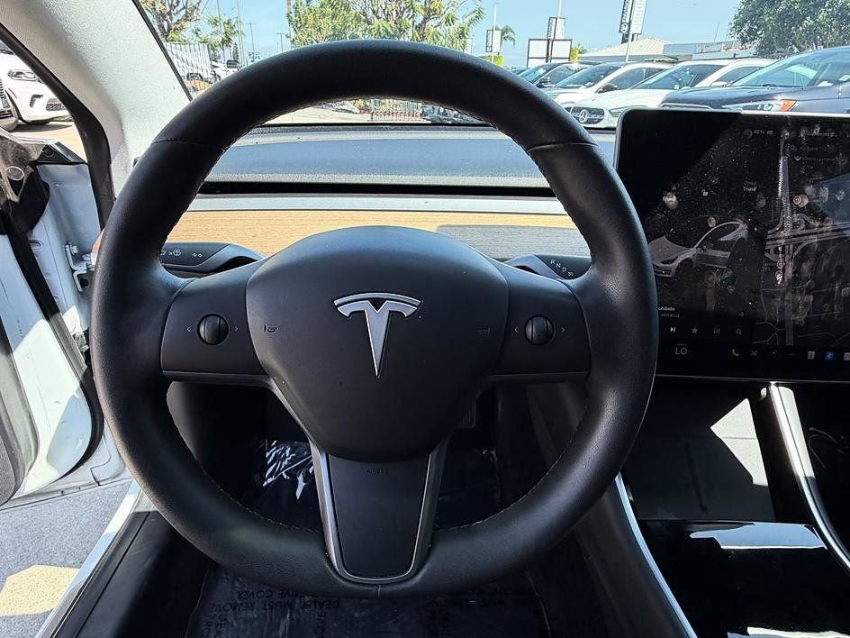 Used 2020 Tesla Model 3 image 23