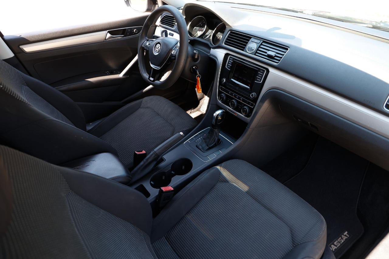 Used 2017 Volkswagen Passat 1.8T S image 16