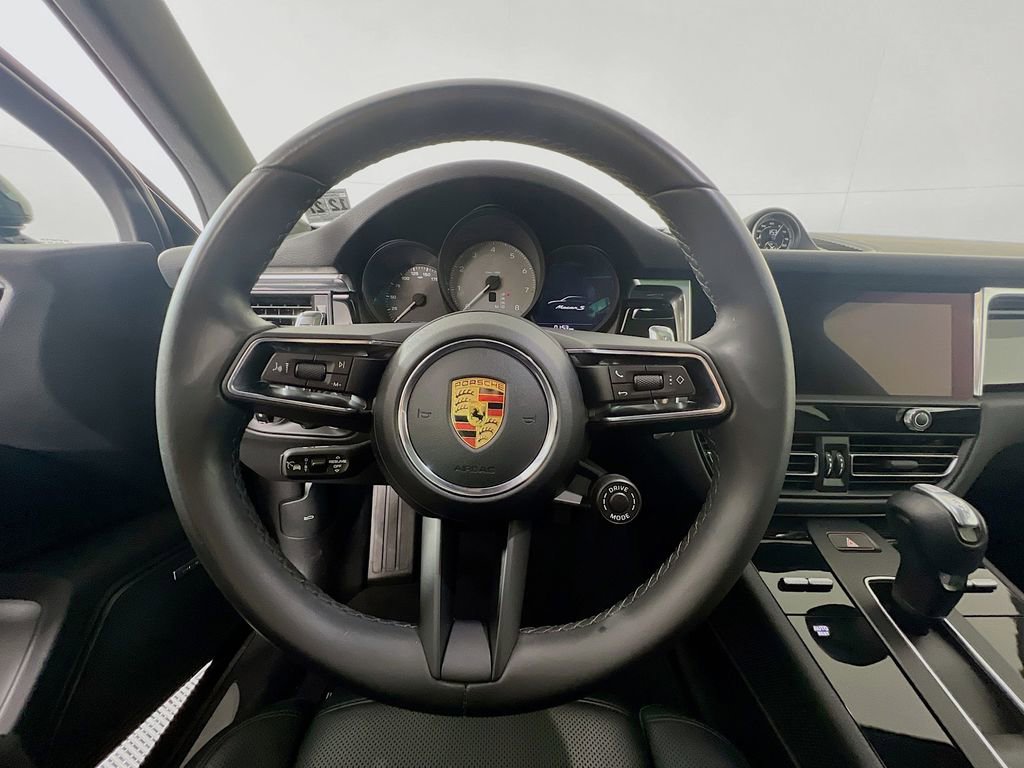 Certified 2023 Porsche Macan S image 12